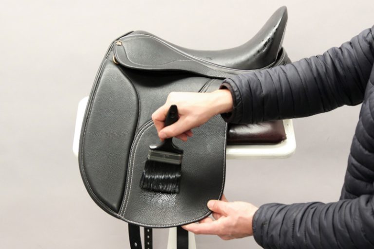saddle oiling saddle cleaning and oiling